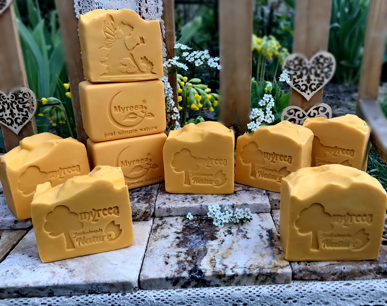Sapunul esentei naturale: Catina, Morcovi, Rodie si Miere