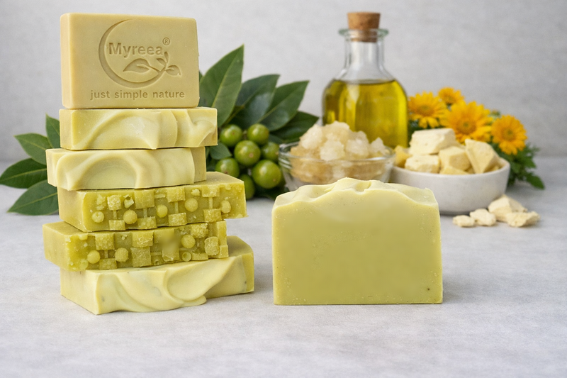 Săpun natural cu dafin, galbenele și unt de Shea