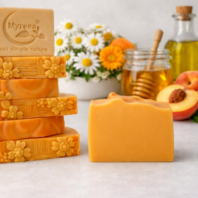 Săpun natural „Piersici, Mușețel & Galbenele cu Miere”